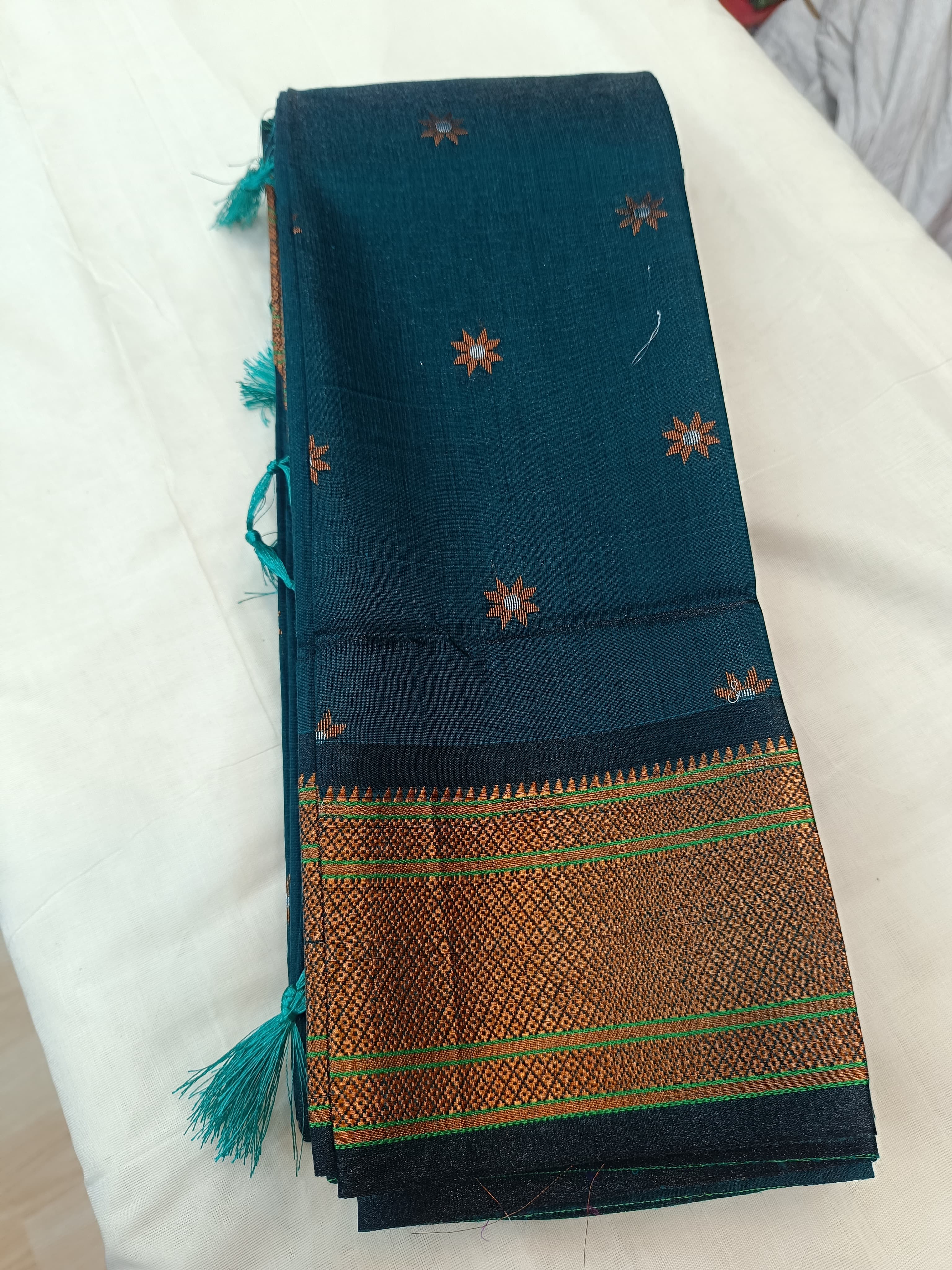 Kalanjali Paithani A105