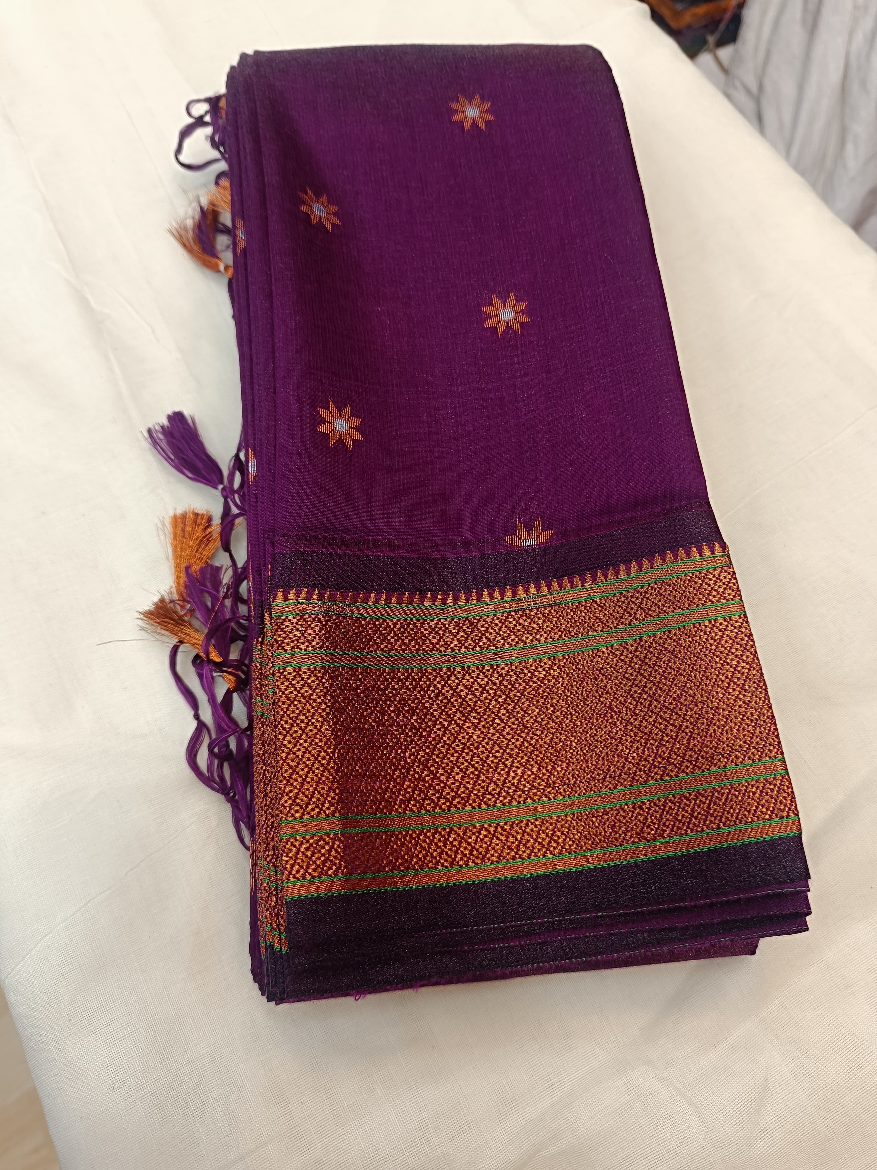 Kalanjali Paithani A102
